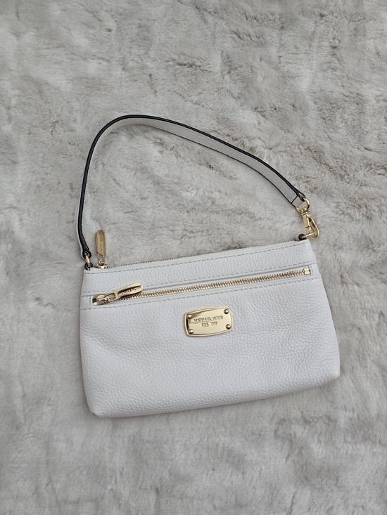 Michael Kors Handbags - Michael Kors White Leather Gold Jet Set wristlet